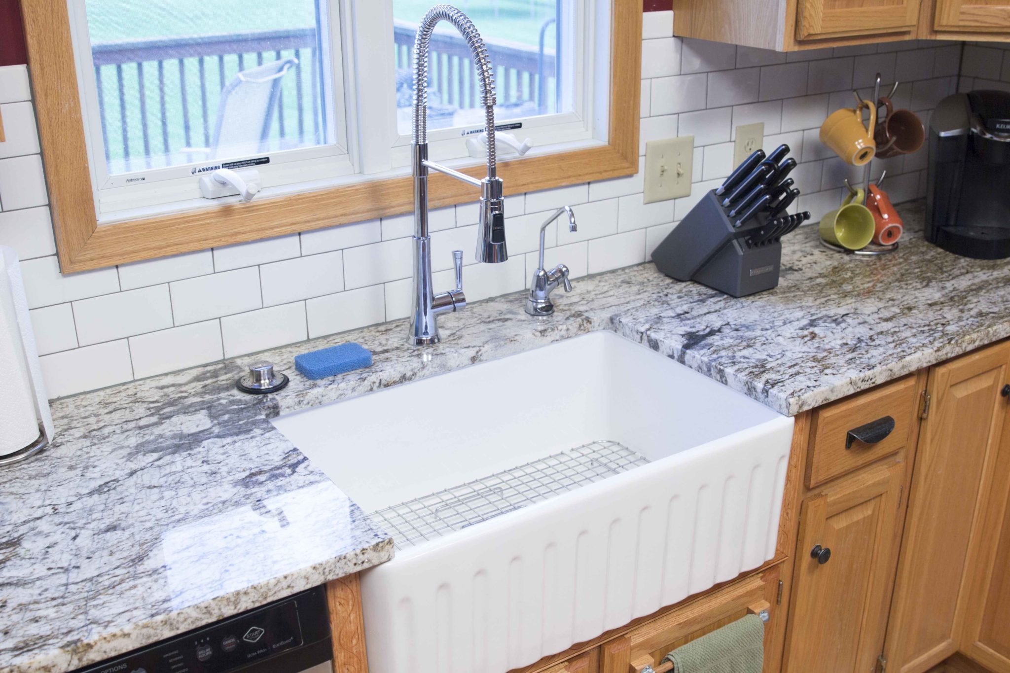replacing contractor kitchen sink with new frmhouse sink