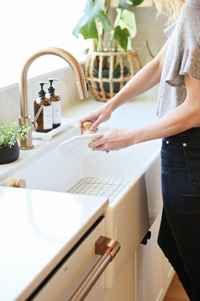 Bradstreet Ii Fireclay Farmhouse Kitchen Sink By Sinkology 8270